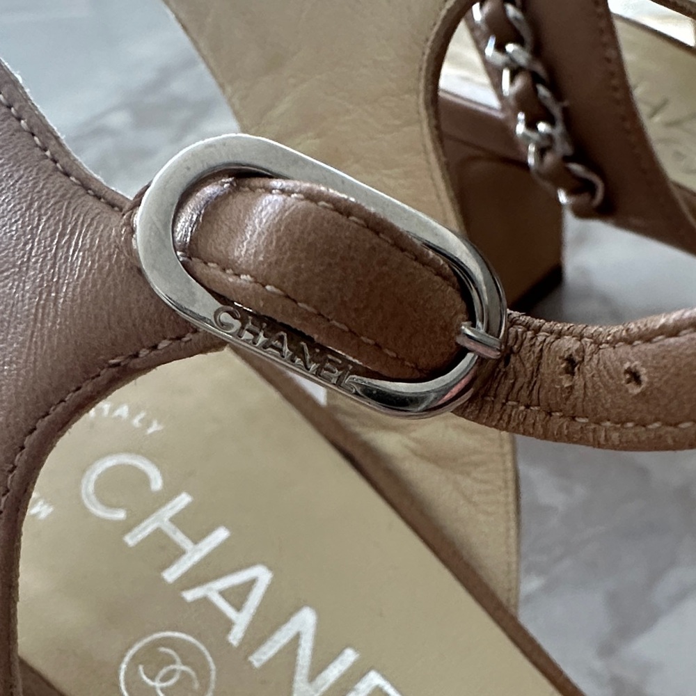 CHANEL Tan Leather Chain-Trim T-Strap Slingback Heels - Picture 5 of 9